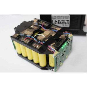 Замена элементов в аккумуляторе Greenworks 82V 2500mah