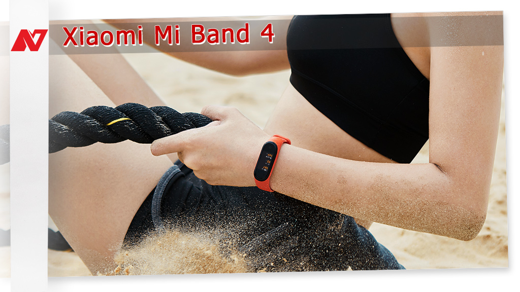 Xiaomi mi band 8 сравнение. Фитнес-браслет Xiaomi mi Band 4. Бегает с фитнес браслетом. Девушка с Финес браслетом. Фото попы девушек для ми Бенд 5.